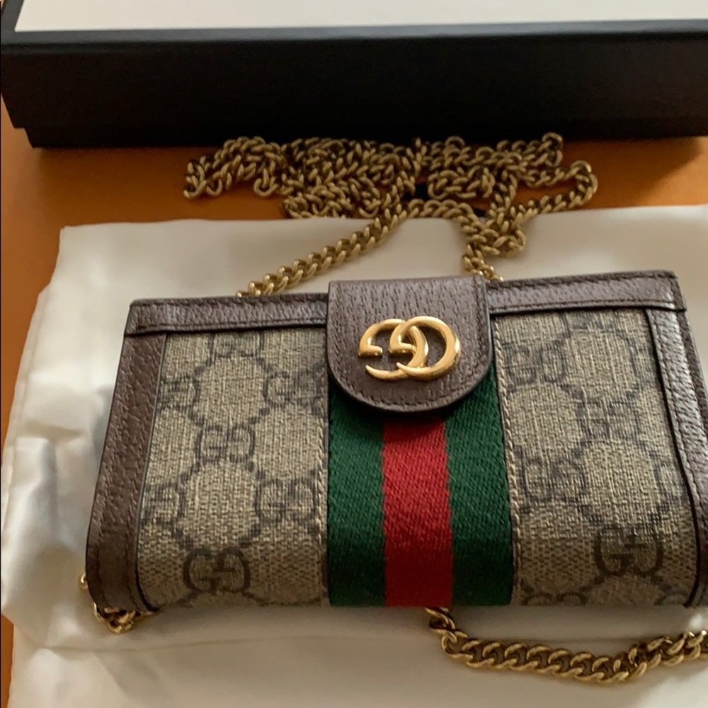 iPhone 8 Gucci phone case with chain